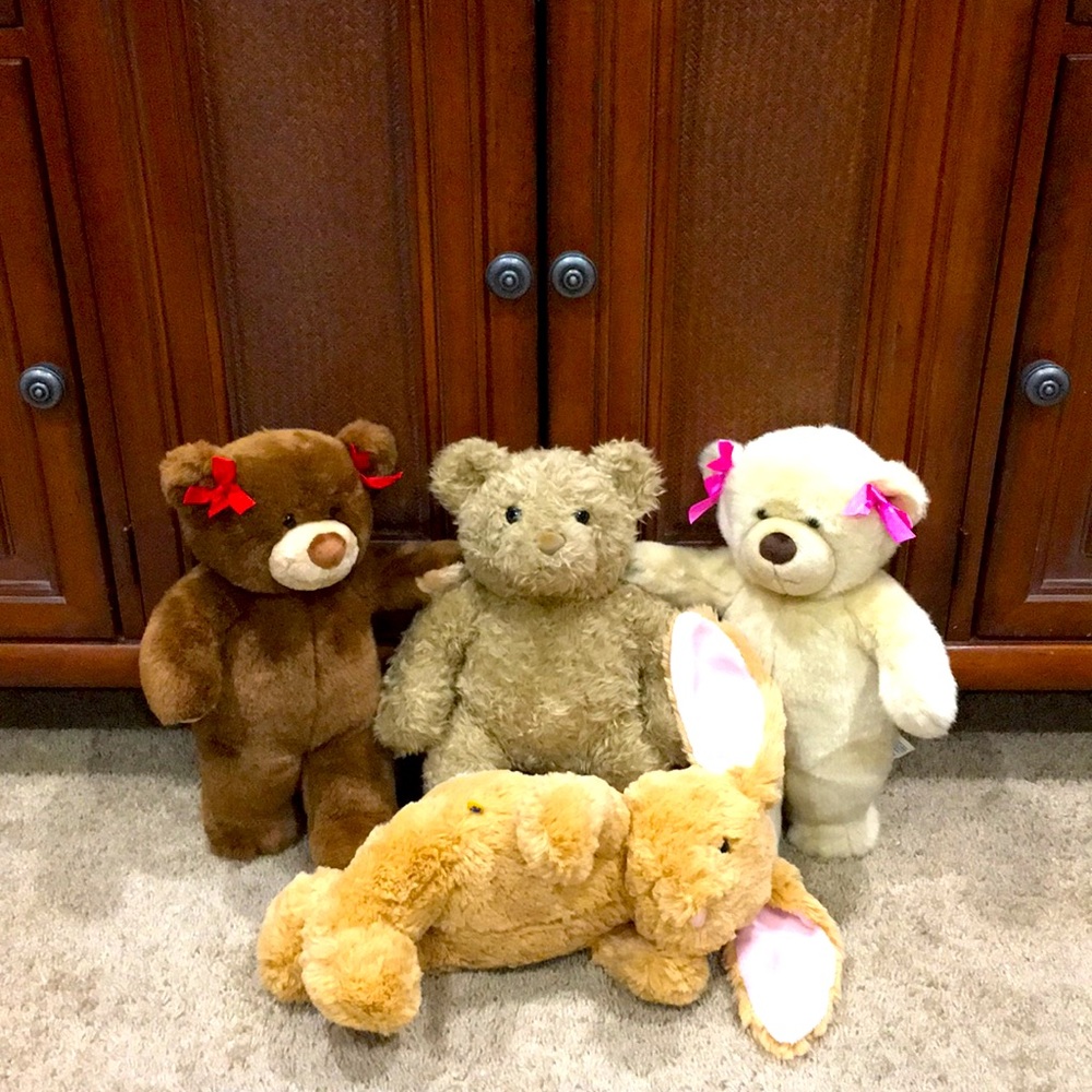 ❣️ BUILD-A-BEAR ❣️ COLLECTION SUPER CUTE BEARS AND ADORABLE BUNNY LOT ( NWOT ) .